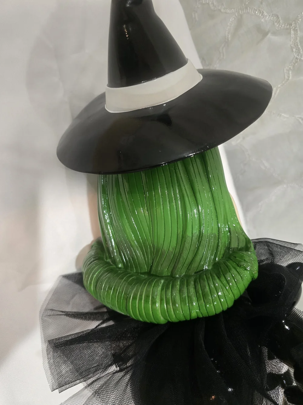 NEW!! Bella Luxx Green-Haired Witch Figurine with Black Cat - Black & White